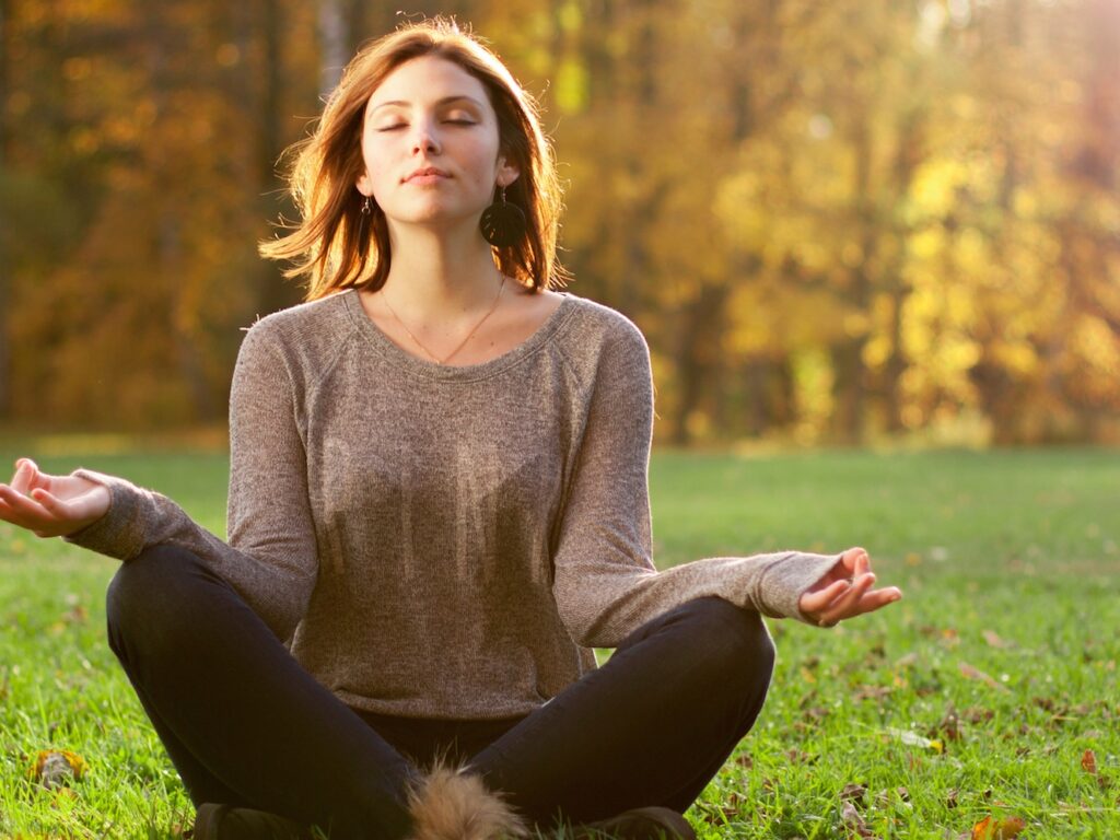 Méditation et Pleine Conscience : Les Clés pour Gérer le Stress du Sevrage